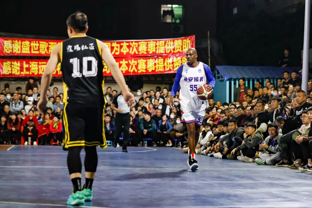 中扮演