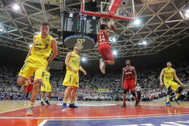 在一家竞争 在一家竞争