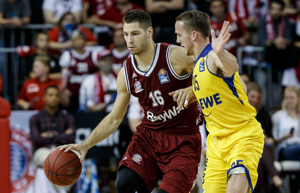 现任门将虽 现任门将虽